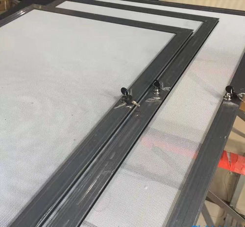 武汉换纱窗纱网服务 金刚网与隐形纱窗全面解析